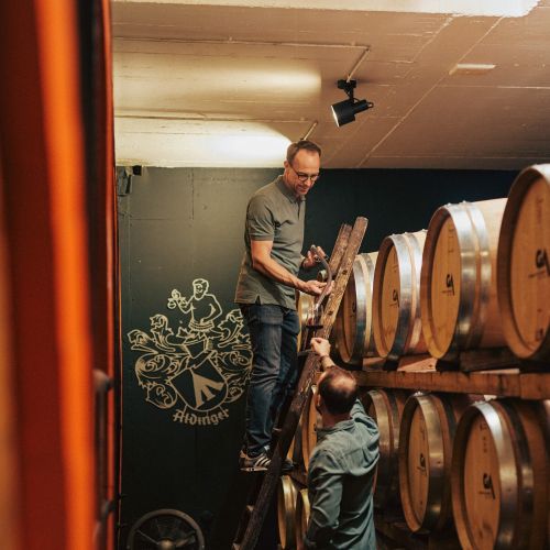 Die Aldinger-Brüder im Weinkeller